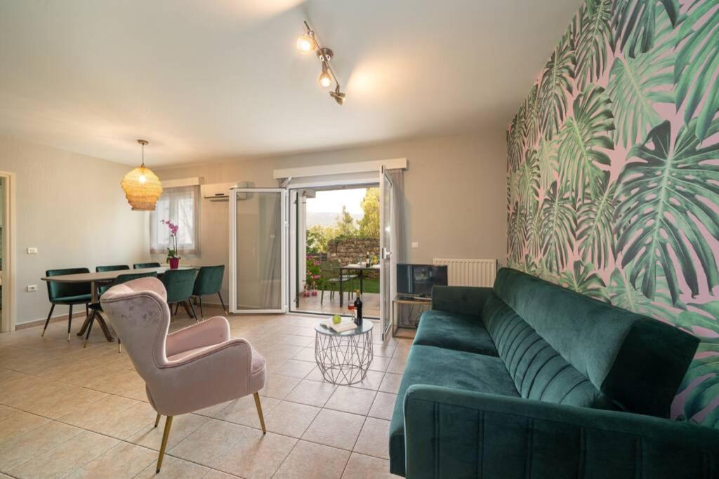 Central & Elegant Suite With Private Garden Argostoli  Luaran gambar