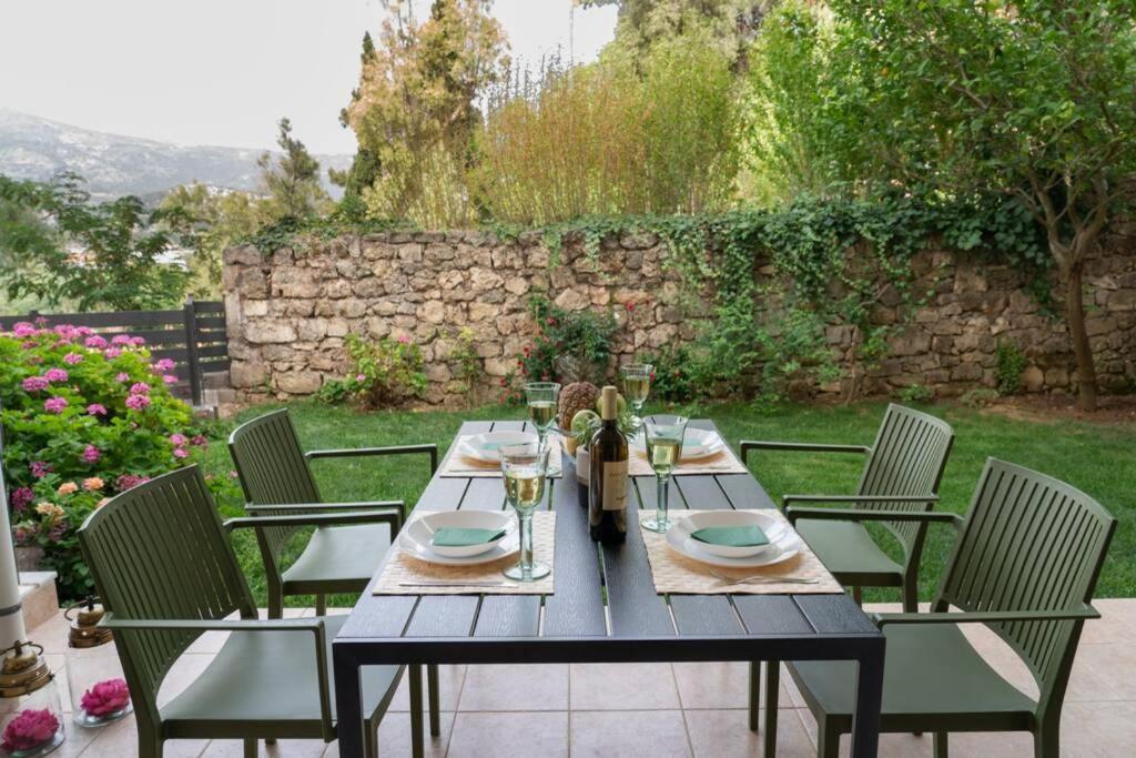 Central & Elegant Suite With Private Garden Argostoli  Luaran gambar