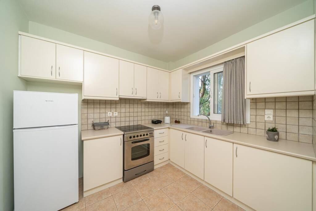 Central & Elegant Suite With Private Garden Argostoli  Luaran gambar